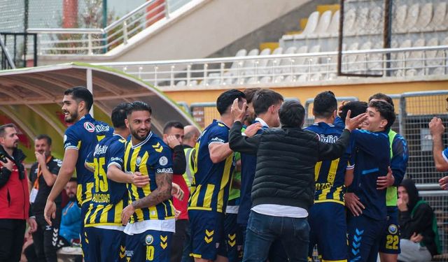 Küçükçekmece Sinopspor deplasmanda şov yaptı!
