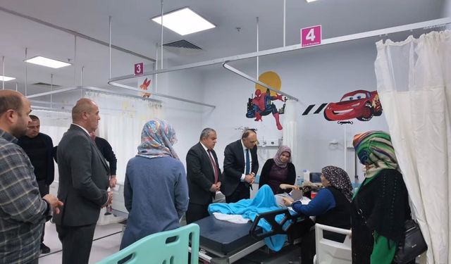 Servis aracının çarptığı öğrenciye ziyaret