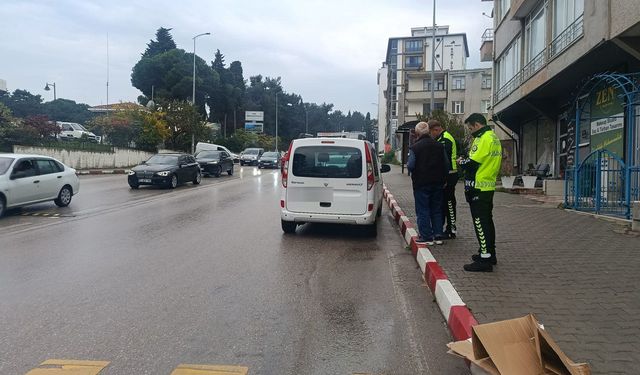 Sinop’ta otomobil yayaya çarptı: 1 yaralı var