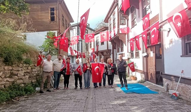 Sinop Mübadele Derneği bayraklarla donandı