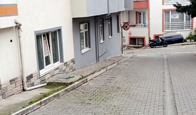 Harmanyeri Sokak’ta kaldırım çalışması