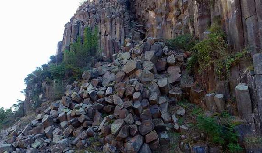 Boyabat bazalt kayalıkları turizme kazandırılacak