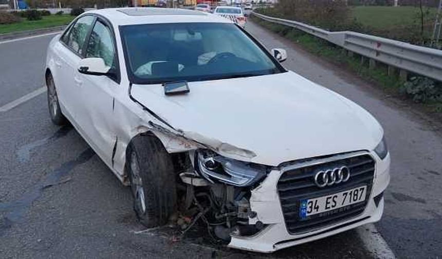 Samsun-Sinop karayolunda otomobil bariyere çarptı: 1 yaralı