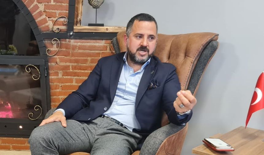 Taner Dinçkurt siyasete göz kırptı