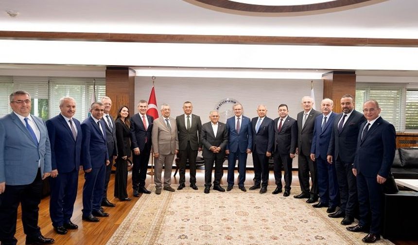 OSBÜK Heyeti'nden Büyükkılıç'a ziyaret