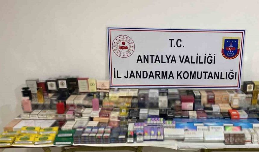 Antalya’da kaçak sigara operasyonu: 3 gözaltı