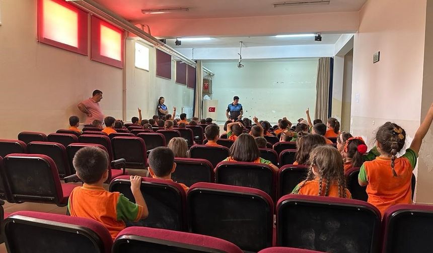 Elazığ’da çocuklara polis teşkilatı tanıtıldı