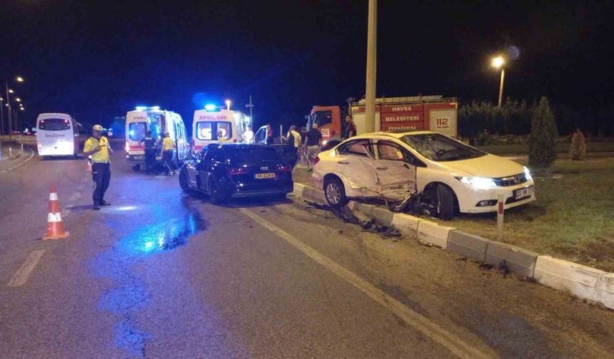 Gurbetçi aile tatil dönüşü kaza yaptı: 3 yaralı