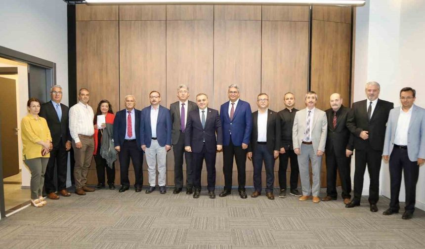 Rektör Prof. Dr. Altun, Daire Başkanları ile Bir Araya Geldi