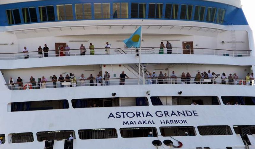 Palau bayraklı lüks gemi 11. kez Sinop'tan demir aldı