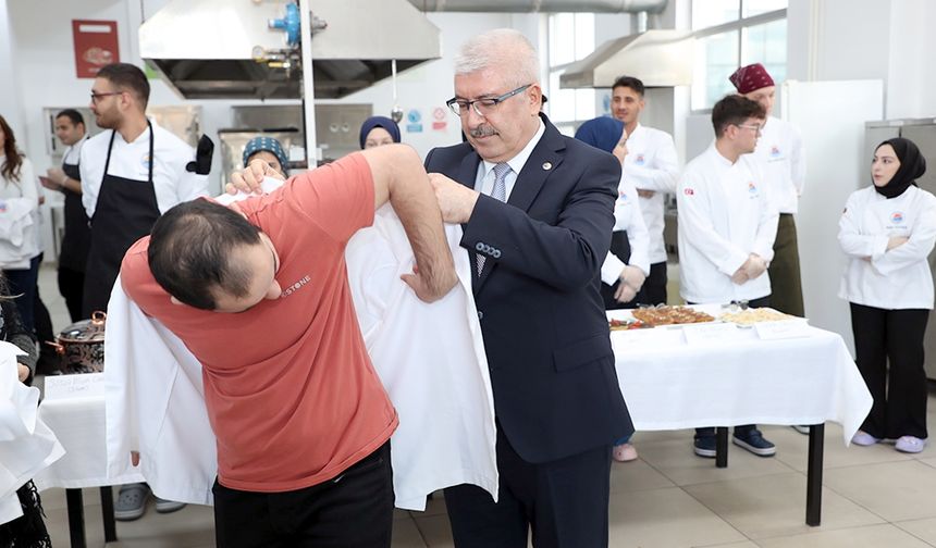 SNÜ’de “Aşçı önlüğü giydirme” töreni