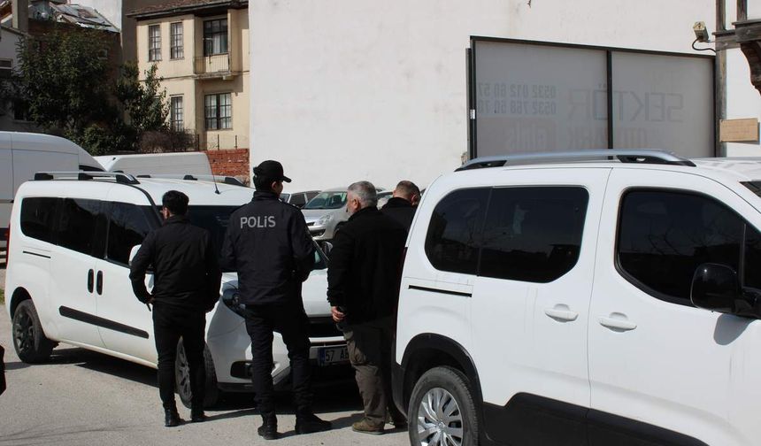 Şüpheli çanta Sinop polisini alarma geçirdi