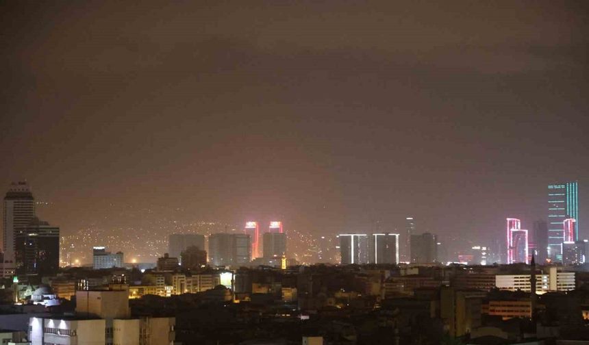Çöl tozu bulutu İzmir’de etkisini sürdürüyor