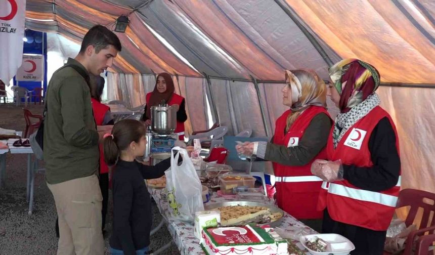 Erciş’te Filistin yararına yardım kampanyası düzenlendi