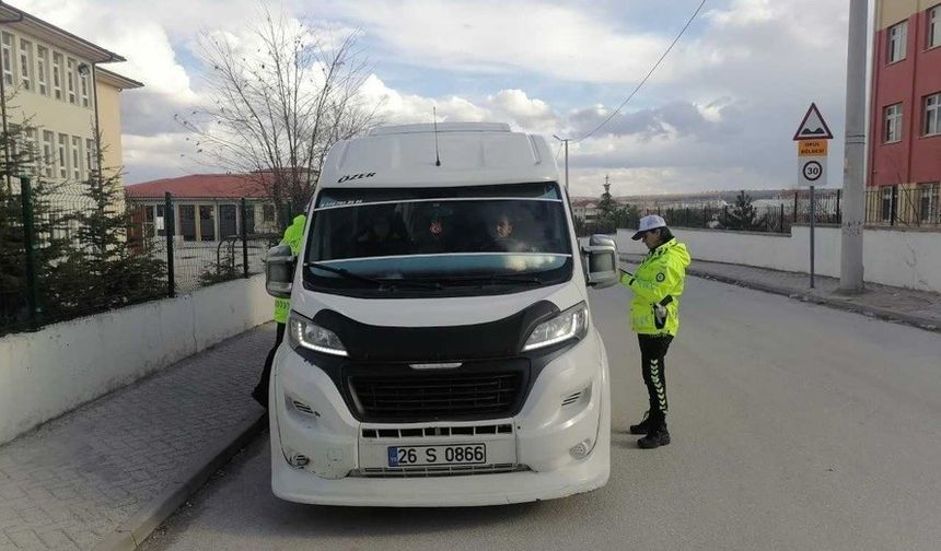 Eskişehir’de 576 okul servisine 17 bin 690 lira trafik cezası kesildi