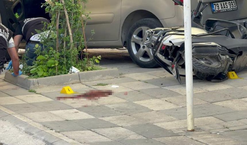 Kilis’te 14 yaşındaki çocuğun kullandığı araç yayalara çarptı: 1 ölü, 2 yaralı