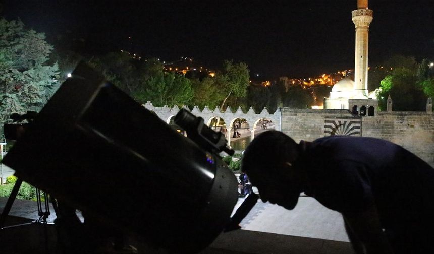 ŞANLIURFA - Öğrenciler, gökyüzünü teleskopla izledi
