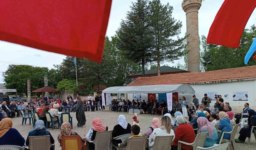 Altay Köyü’nde Orta Oyunu Gösterisi ve Atölyesi gerçekleştirildi