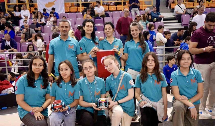 Gaziosmanpaşa BİLSEM öğrencileri Uluslararası Robot  Olimpiyatları yarışmasında dünya birincisi oldu