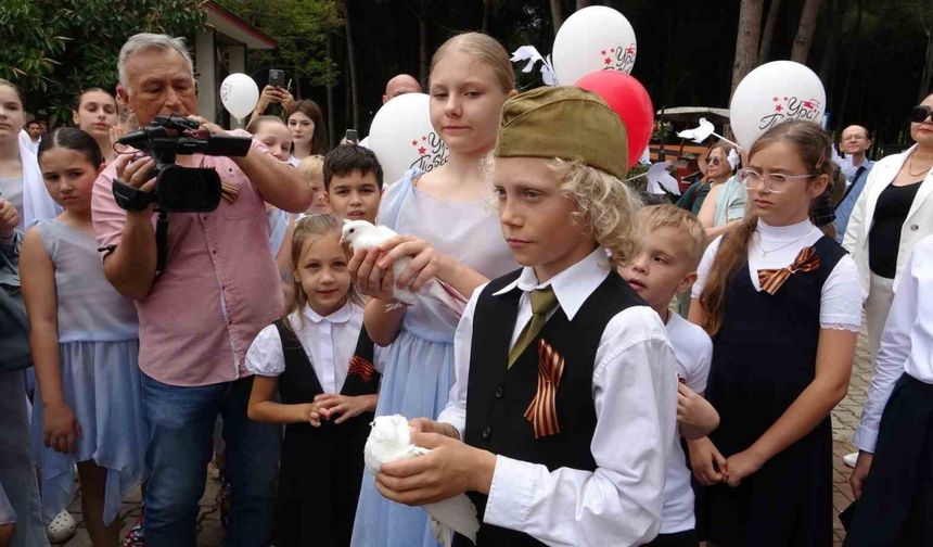 Yerleşik Rusların Zafer Günü coşkusu