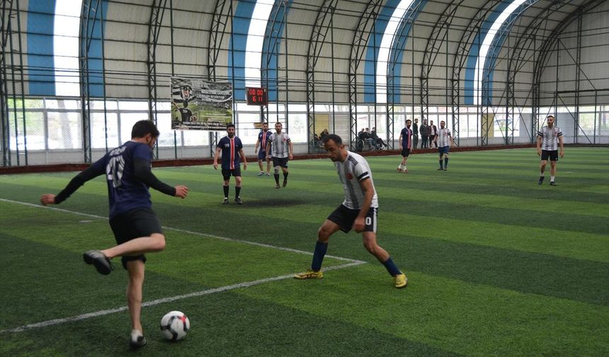 BİTLİS - Tatvan'da öğretmenler arası futbol turnuvası düzenlendi