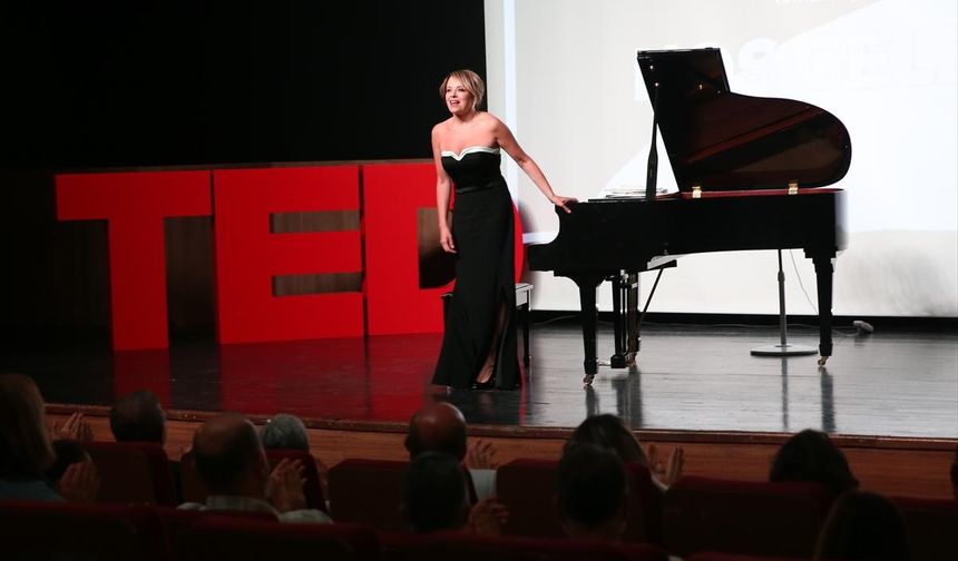HATAY - KKTC'li piyanist Rüya Taner Hatay'da piyano dinletisi sundu