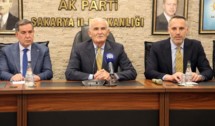 SAKARYA - AK Parti Genel Başkan Yardımcısı Yılmaz, partisinin Sakarya İl Başkanlığını ziyaret etti