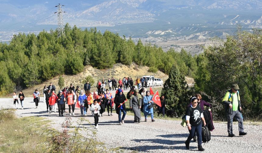 Boyabat'ta 101. Yıl Cumhuriyet Doğa Yürüyüşü yapıldı