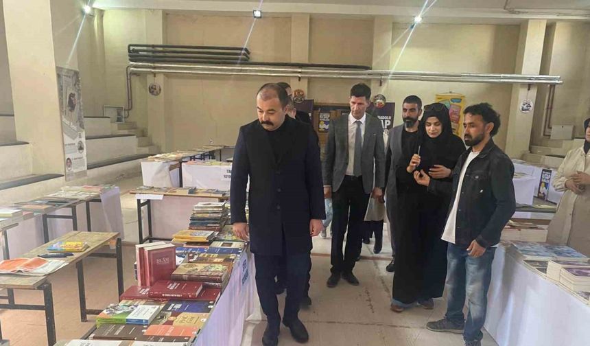 Digor’da 1’inci Kitap Günleri standının açılışı yapıldı