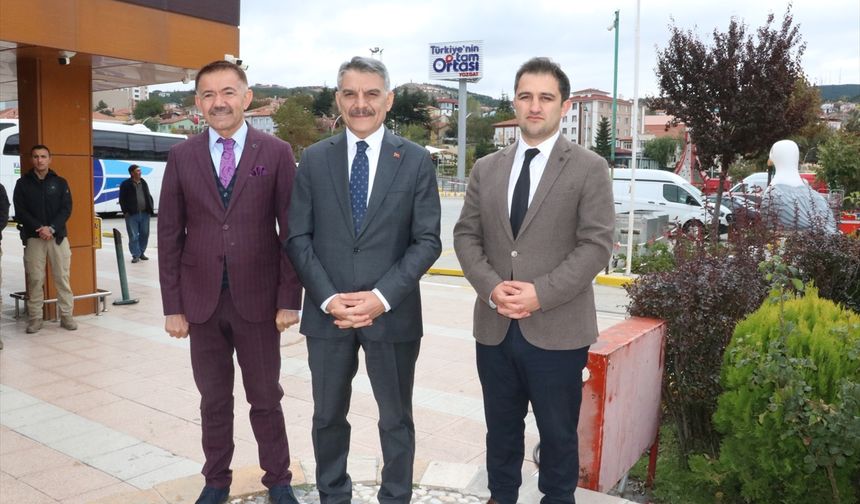 YOZGAT - "Türkiye'nin Tam Ortası Yozgat" totemi yerleştirildi