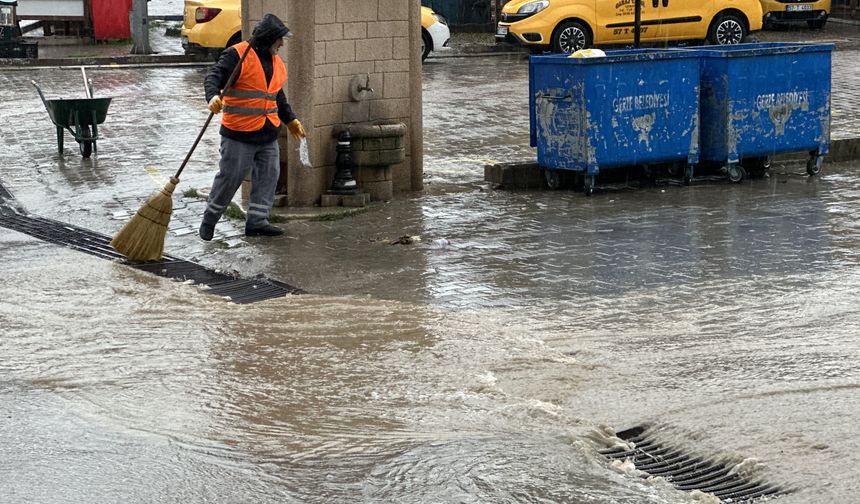 Gerze'de sağanak etkili oldu