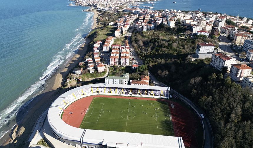 Sinop Şehir Stadı'nda ilk düdük çaldı