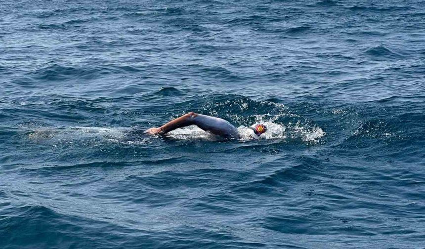 59 yaşındaki Türk, ultra maraton yüzücüsü olarak ilkler arasına girdi