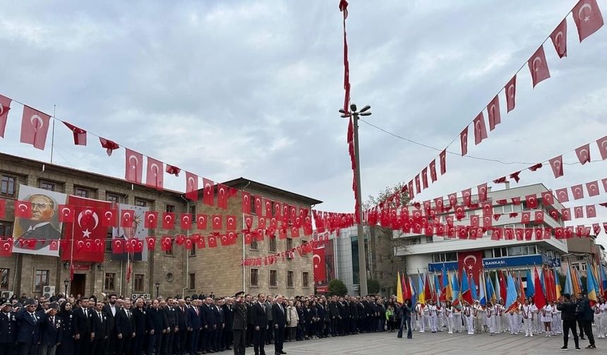 Atatürk vefatının 86’ıncı dönümünde Isparta’da törenle anıldı