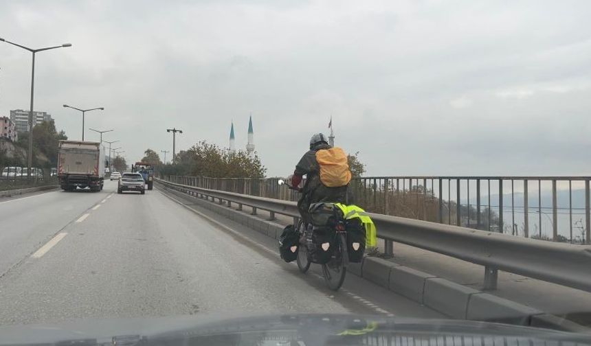 Berlin’den bisikletle yola çıkan genç Bursa’da mola verdi