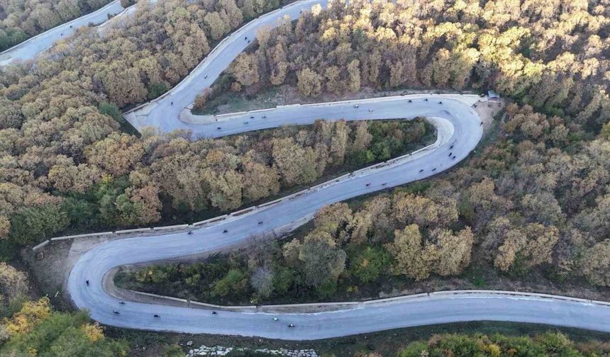 Bisikletseverler Yenice ormanlarında sonbahar renkleri için pedal çeviriyor