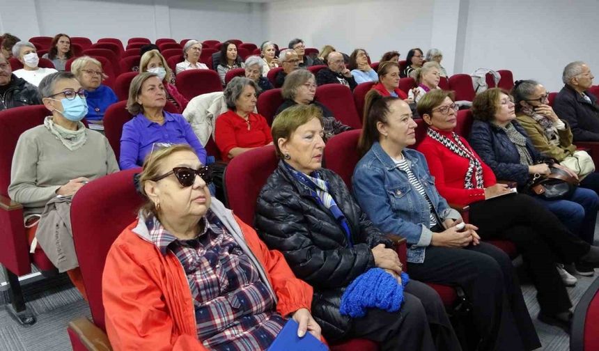 Çanakkale’de ‘Türkiye Yüzyılı Emektarları’ temalı ‘3. Yaş Üniversitesi ve Hayat Okulu’ açıldı