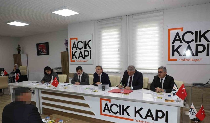 Kars Valisi Ziya Polat, Açık Kapı’da vatandaşları dinledi