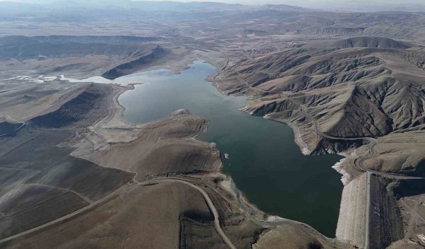 Kuraklığın vurduğu Sivas’ta geniş bir alanda sulu tarım kısıtlandı