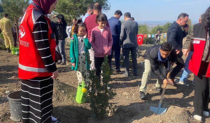 Osmaniye’de bin fidan toprakla buluşturuldu