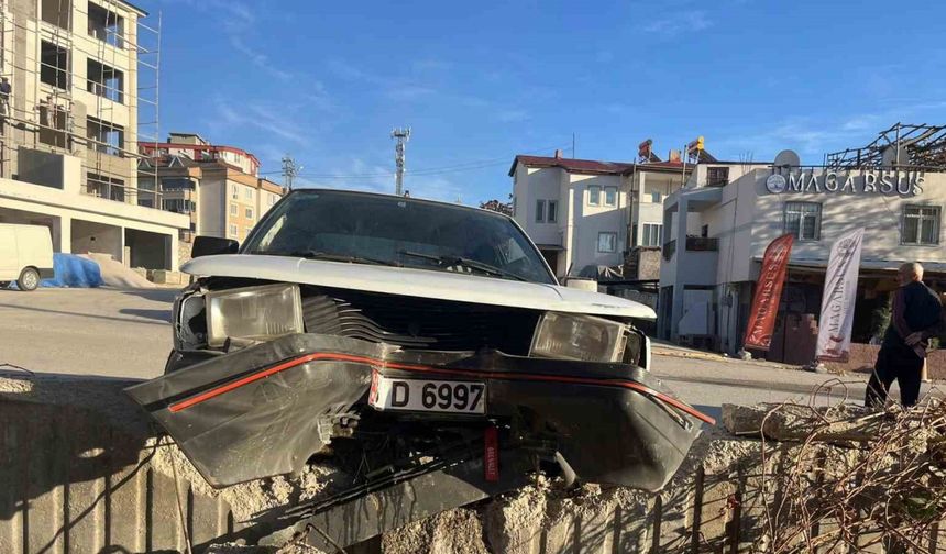 Polisin ’dur’ ihtarına uymayarak kaçan sürücü kaza yapınca yakalandı