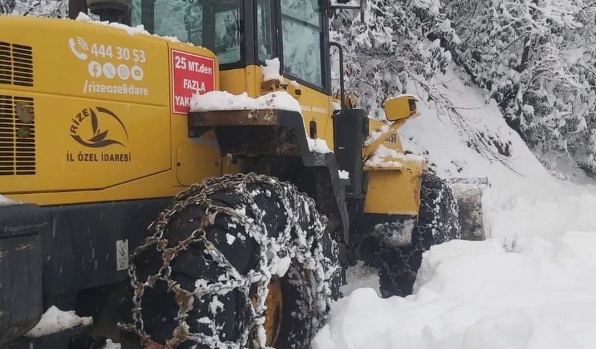 Rize’de kar sebebiyle mahsur kalan 4'ü tatilci 7 kişi kurtarıldı