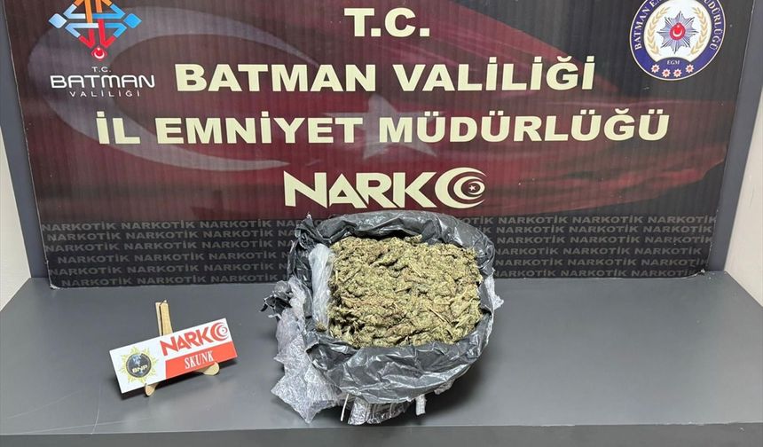 BATMAN - Bir otomobilde 2 kilo 40 gram sentetik uyuşturucu ele geçirildi