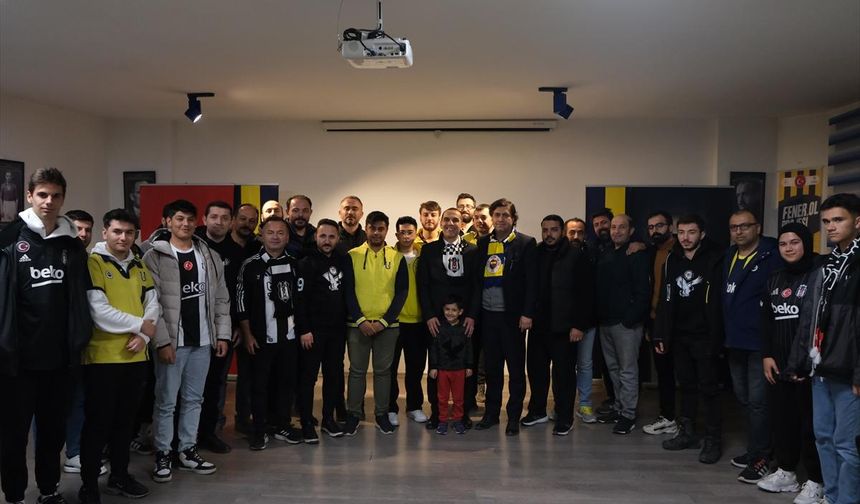 ÇANKIRI - Fenerbahçe ve Beşiktaş taraftarları Beşiktaş-Malmö maçını birlikte izledi