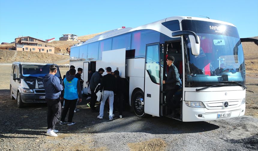 HAKKARİ - Gençlik Kampı başladı