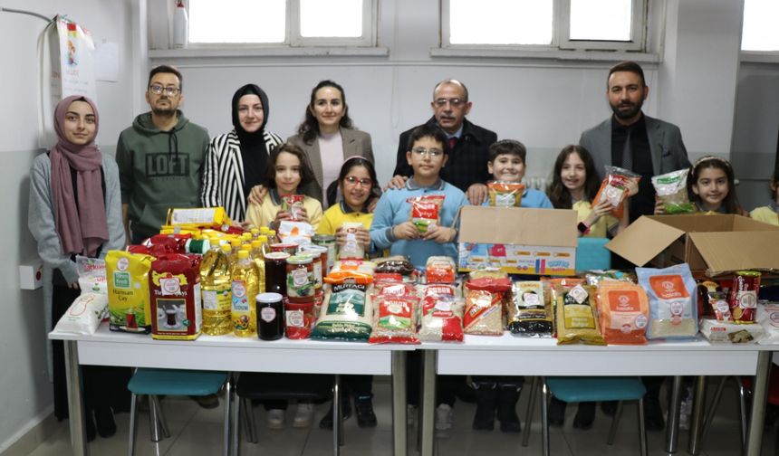 İlkokul öğrencilerinden insanlık dersi