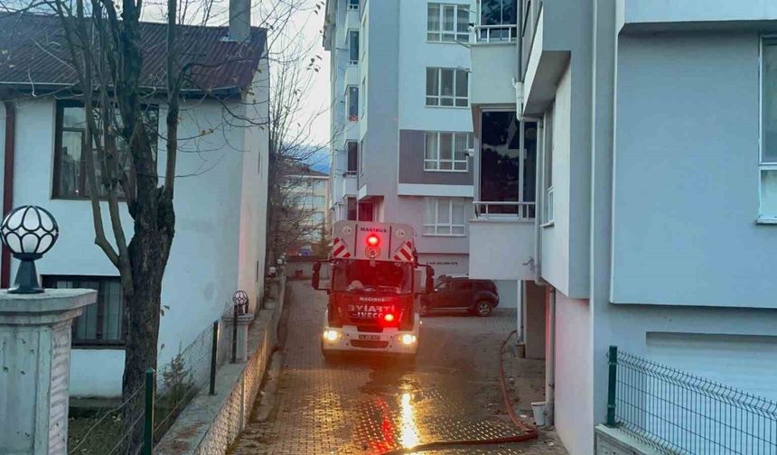 Kombi yangınından 3 kişi etkilendi