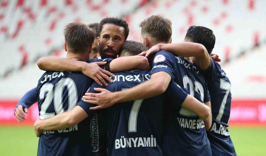 Ziraat Türkiye Kupası: Antalyaspor: 4 - Küçükçekmece Sinopspor: 1