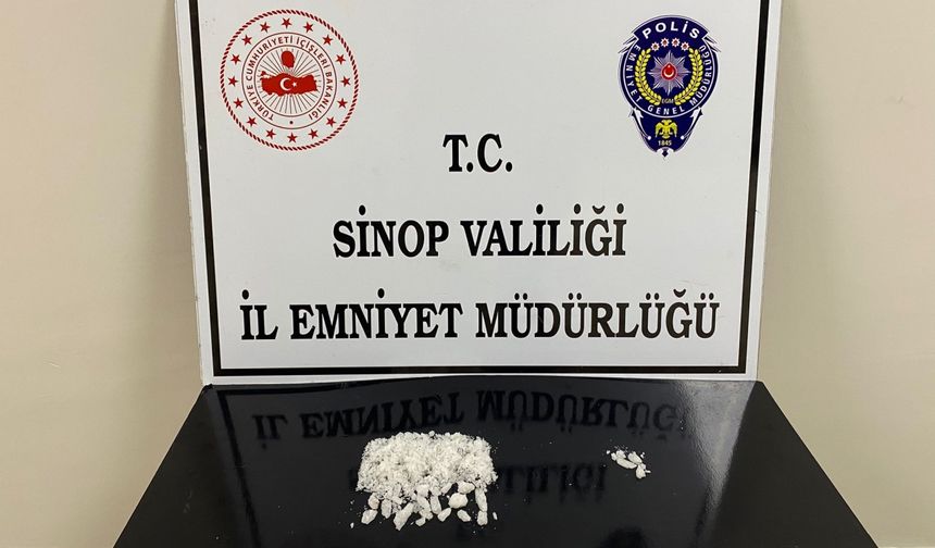 Sinop'ta uyuşturucu operasyonunda yakalanan 2 zanlıdan 1'i tutuklandı