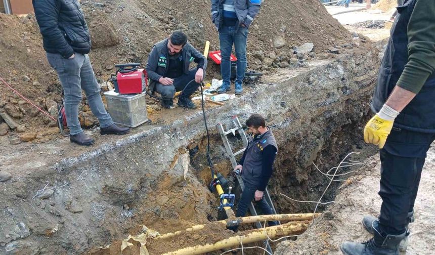 Alt yapı çalışması sırasında doğal gaz borusu delindi